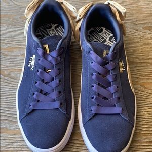 NWOT Puma Varsity Suede Bow